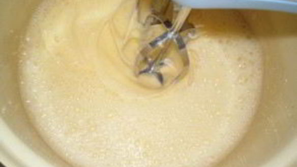 ШАГ 4. шарлотка с яблоками и грушами