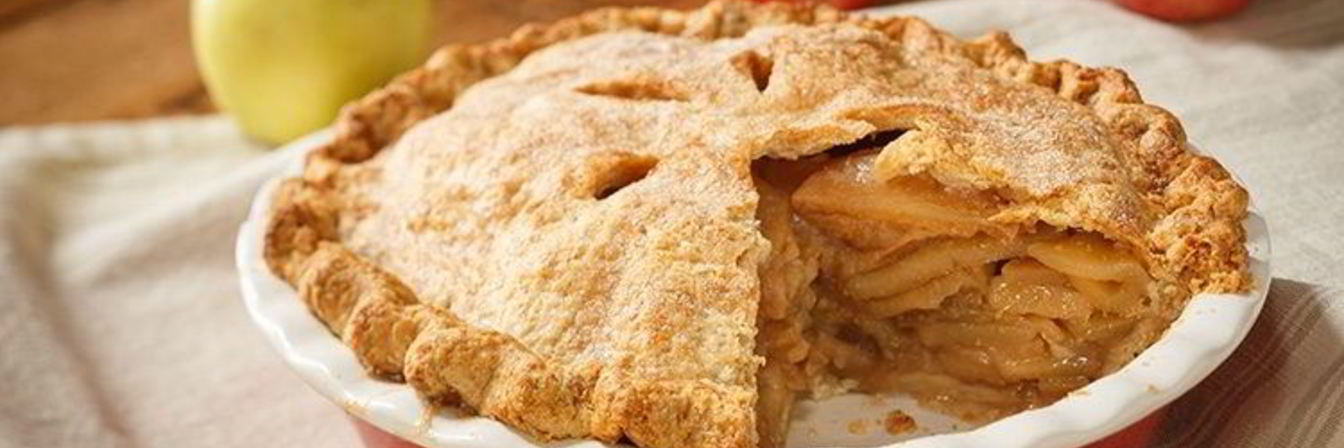 Шарлотка с яблоками и корицей