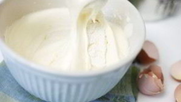 ШАГ 2. шарлотка с яблоками и персиками