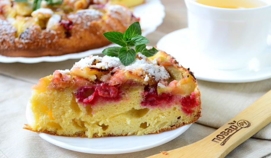 Рецепт шарлотка с яблоками и вишней