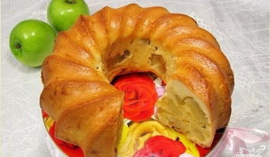 Рецепт шарлотка с яблоками на кефире