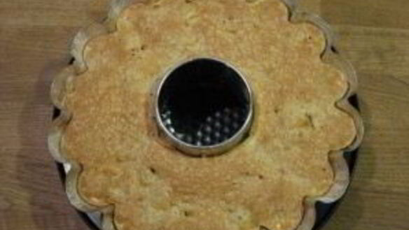 ШАГ 7. шарлотка с яблоками на кефире