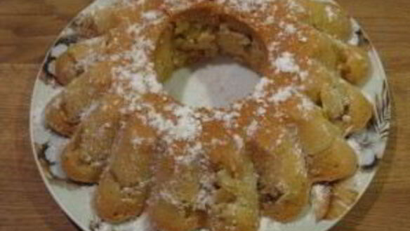 ШАГ 8. шарлотка с яблоками на кефире