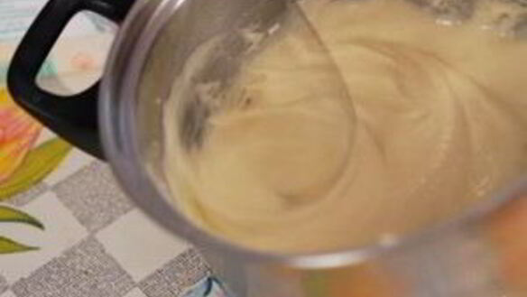 ШАГ 2. шарлотка с яблоками в микроволновке