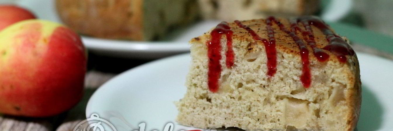 Шарлотка с яблоками в мультиварке