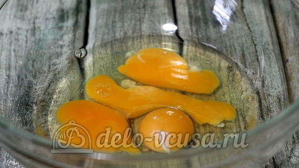 ШАГ 5. шарлотка с яблоками в мультиварке