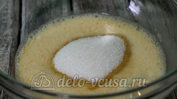 ШАГ 6. шарлотка с яблоками в мультиварке