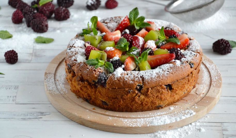 Рецепт шарлотка с ягодами