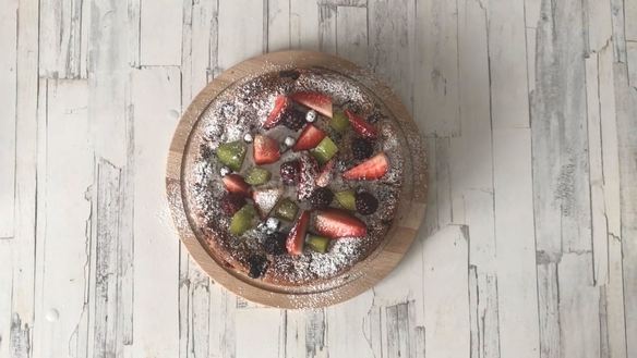 ШАГ 9. шарлотка с ягодами