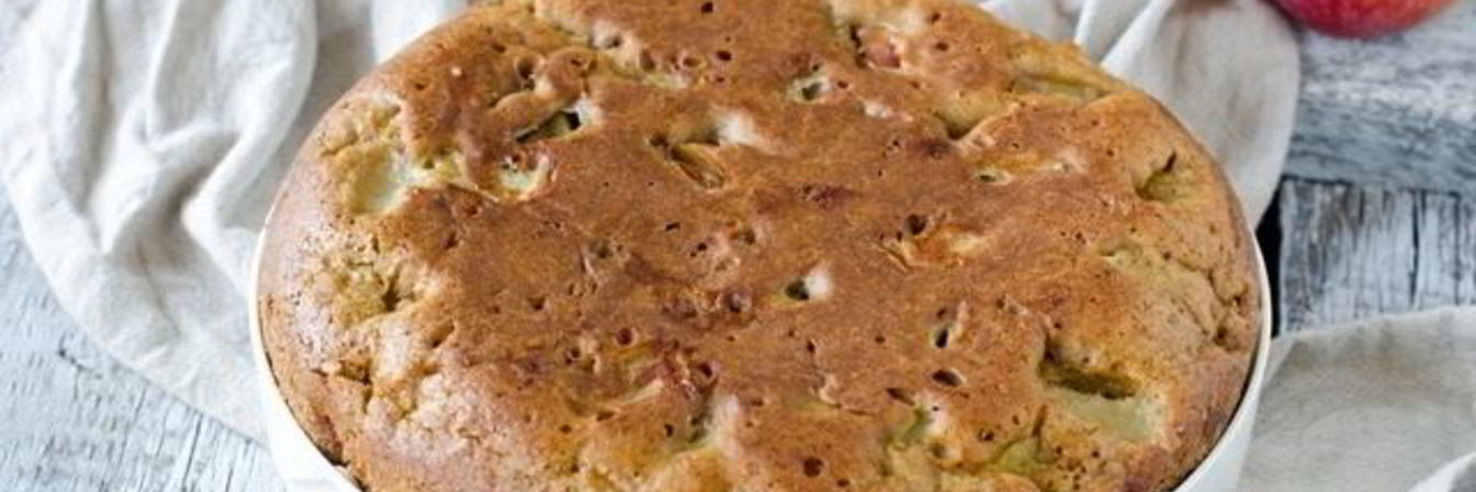 Шарлотка со сгущенкой