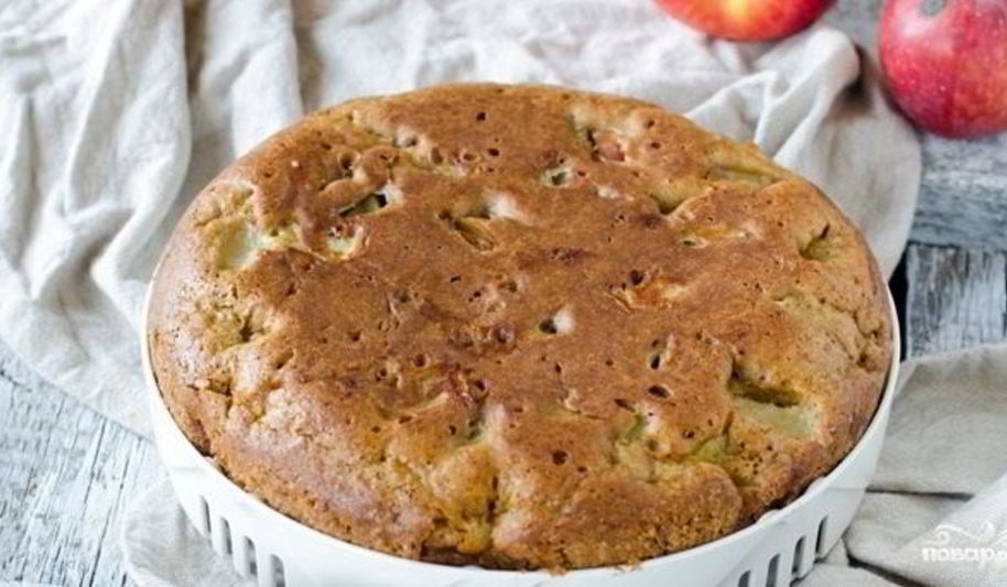 Рецепт шарлотка со сгущенкой