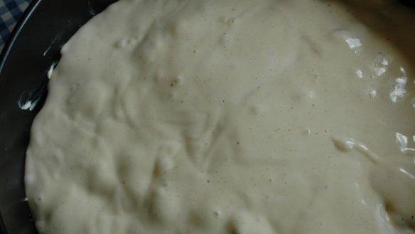 ШАГ 4. шарлотка со смородиной