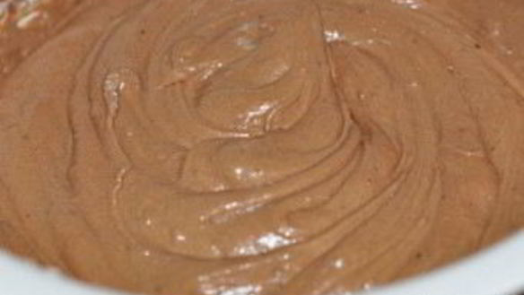 ШАГ 3. шоколадная шарлотка с яблоками