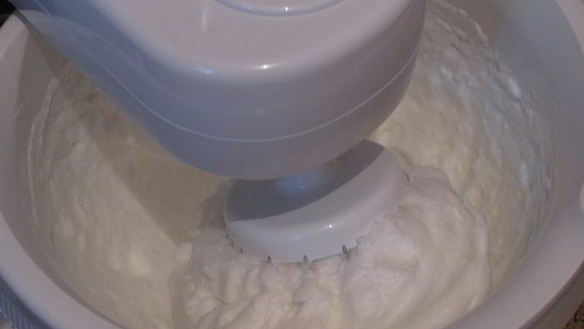 ШАГ 3. воздушная яблочная шарлотка