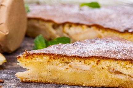 Яблочная шарлотка на сковороде