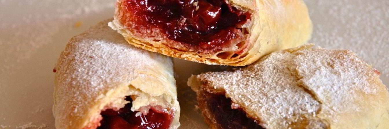 Штрудель с вишней