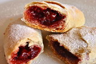 Штрудель с вишней