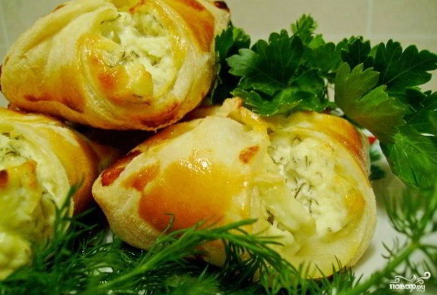 Слоеные конвертики с творогом