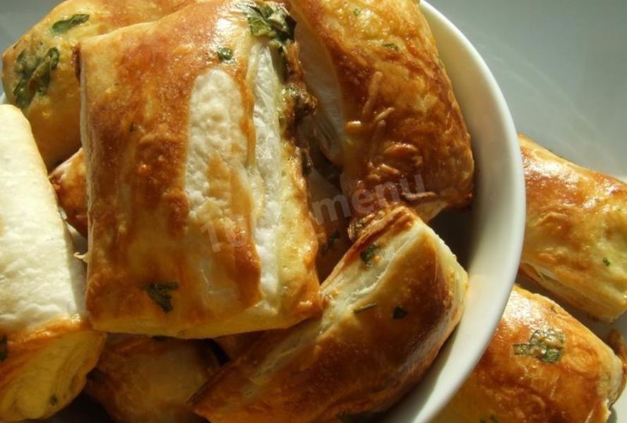 Слойки бульонные с сыром