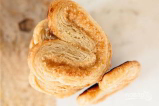 Слойки из слоеного теста с сахаром