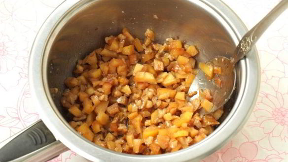 ШАГ 2. слойки с айвой и грецкими орехами