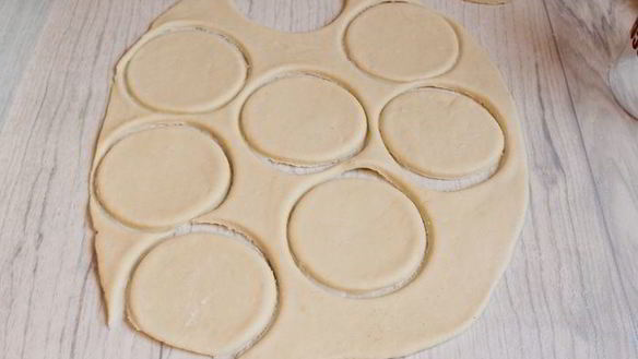 ШАГ 2. слойки с ананасом