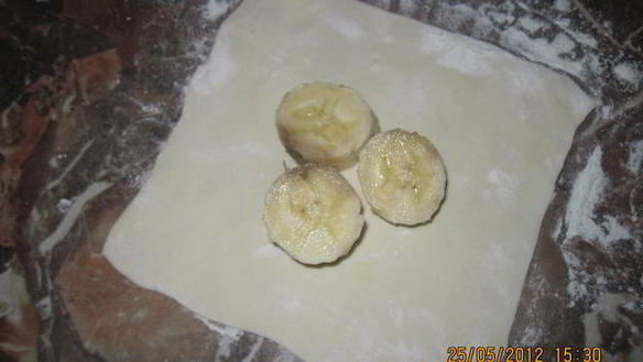 ШАГ 4. слойки с бананом и шоколадом