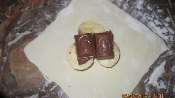 ШАГ 5. слойки с бананом и шоколадом