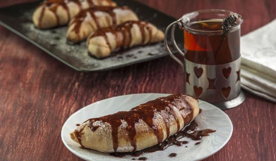 Рецепт слойки с бананом из слоеного теста