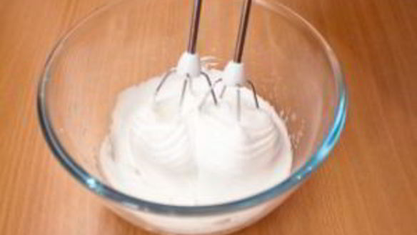 ШАГ 2. слойки с брусникой