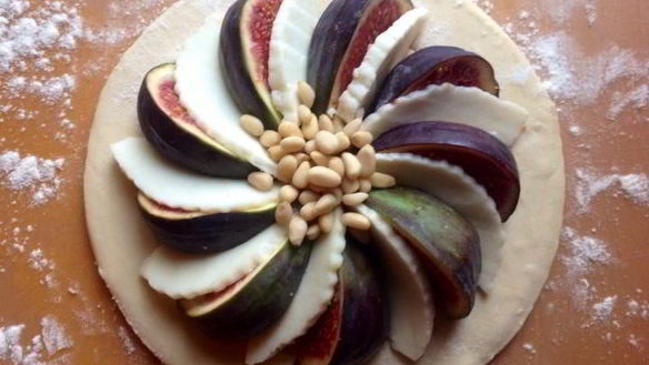 ШАГ 6. слойки с инжиром и сыром