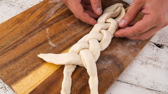 ШАГ 5. слойки с колбасой