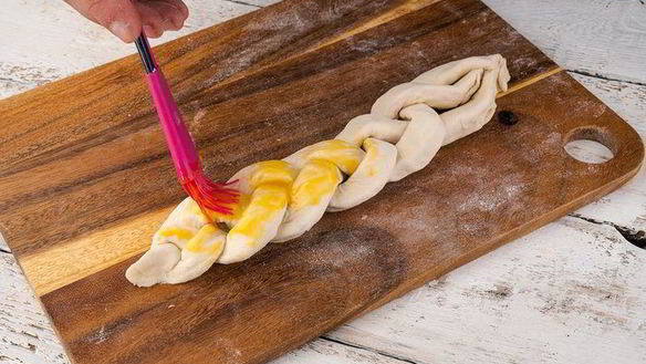 ШАГ 6. слойки с колбасой