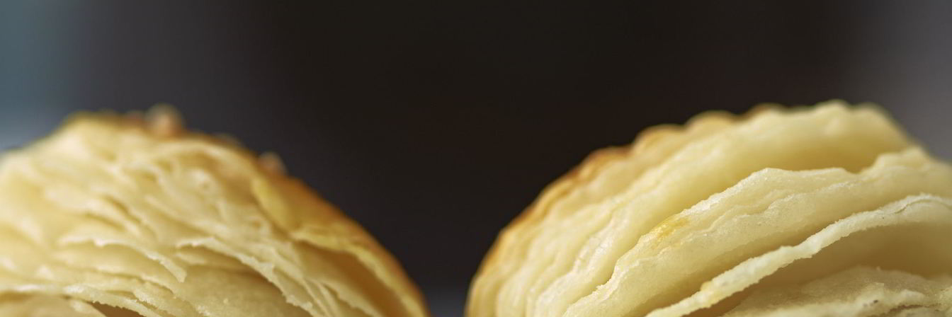 Слойки с мясом в духовке