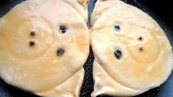 ШАГ 10. слойки с творогом румяные хрюши