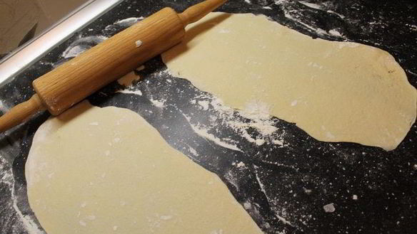 ШАГ 2. слойки с ветчиной и моцареллой