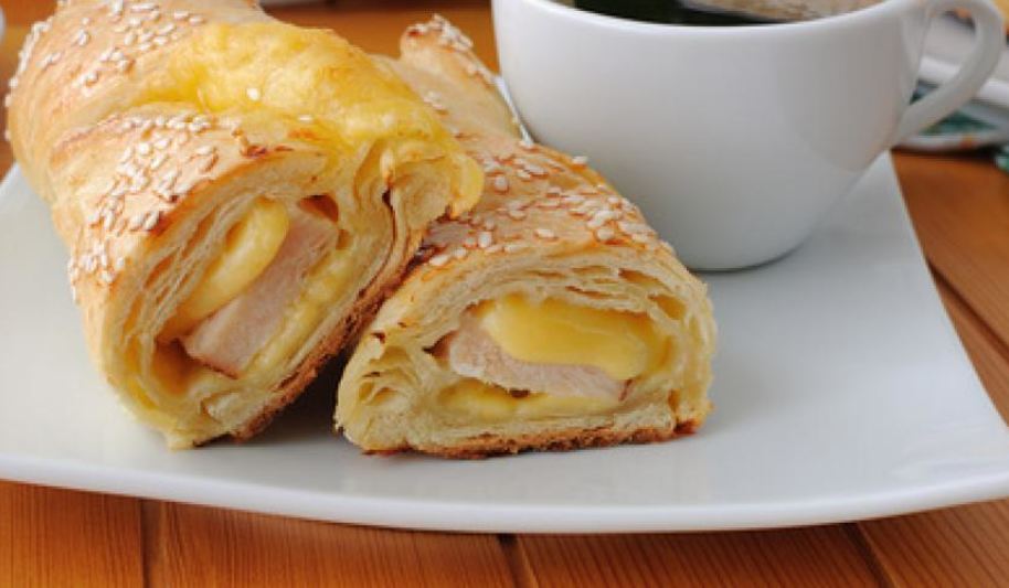 Рецепт слойки с ветчиной и сыром