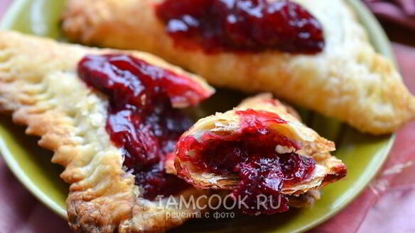 ШАГ 13. слойки с вишней