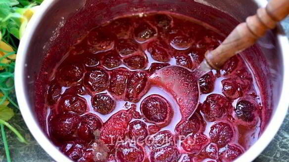 ШАГ 5. слойки с вишней