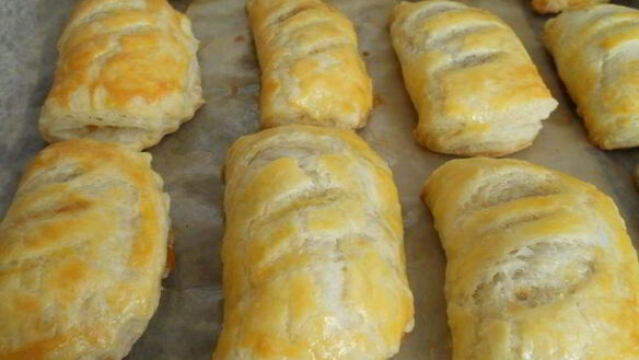 ШАГ 4. слойки с яблочным вареньем