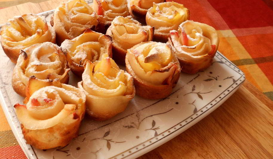 Рецепт слойки с яблоками в сахарной пудре