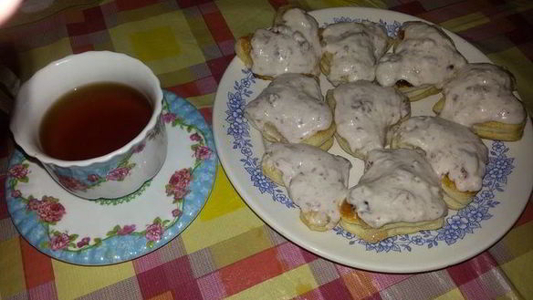 ШАГ 5. слойки сердечки с клубникой и сыром маскарпоне