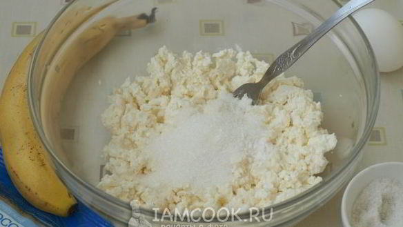 ШАГ 3. кокосовые сырники с бананом