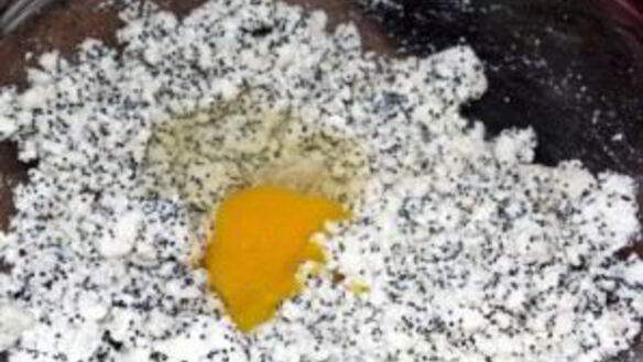 ШАГ 2. маковые сырники