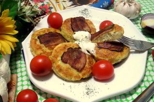 Несладкие сырники с беконом