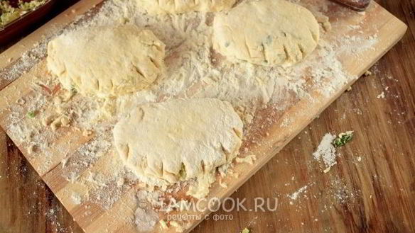 ШАГ 12. несладкие сырники с начинкой из яйца и зеленого лука