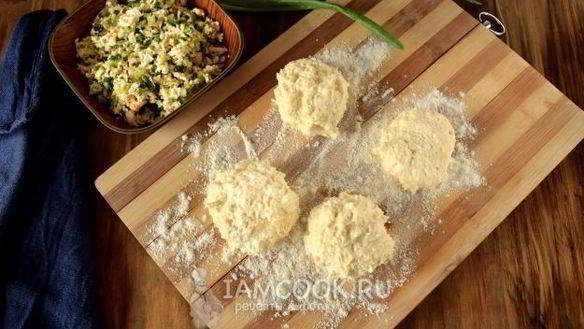 ШАГ 8. несладкие сырники с начинкой из яйца и зеленого лука