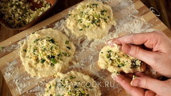 ШАГ 11. несладкие сырники с начинкой из яйца и зеленого лука