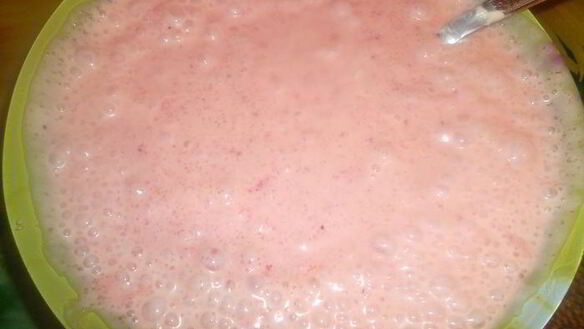 ШАГ 4. нежнейшие сырники с соусом клубника со сливками