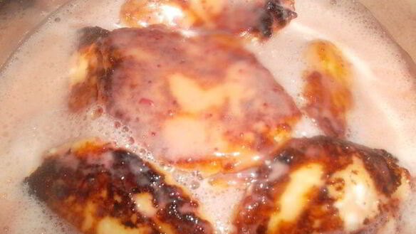 ШАГ 5. нежнейшие сырники с соусом клубника со сливками